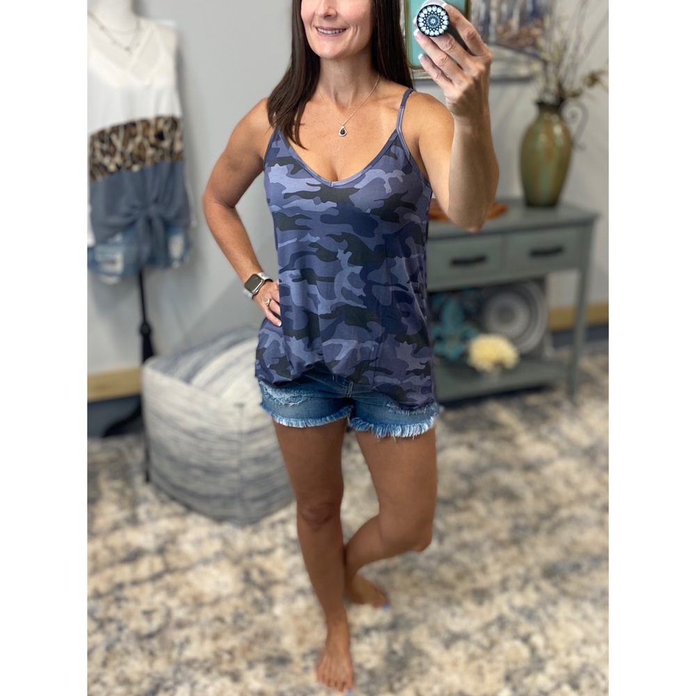 ❤️‍🔥Reversible Camouflage Scoop V-Neck Tank Blue 1422 - Picture 7 of 14